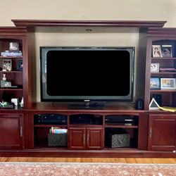 Entertainment / Media Center 