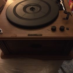 Working vintage record player Thomas Siri needs needle only $30 firm