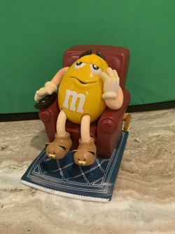 M&M Dispenser (210)