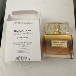 New - Givenchy Dahlia Divin - Le Nectar De Parfum 2.5oz