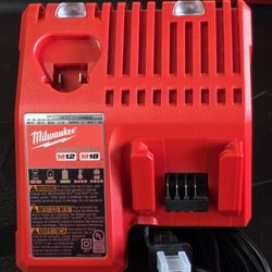 Brand New MILWAUKEE M12 and M18 12-Volt/18-Volt Lithium-lon Multi-Voltage Battery Charger