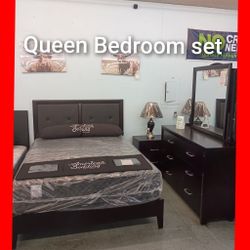 😍 Queen Bedroom Set 