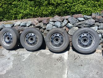 Tire set comes with snow chains