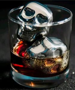 2 Pcs Whiskey Skulls Stainless Steel Ice Cubes Wine Beer Chillers Shaped Stones