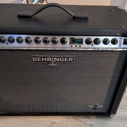 Behringer Ultratwin GX210 Guitar Amp - 2x10 Speakers + Built-in Effects