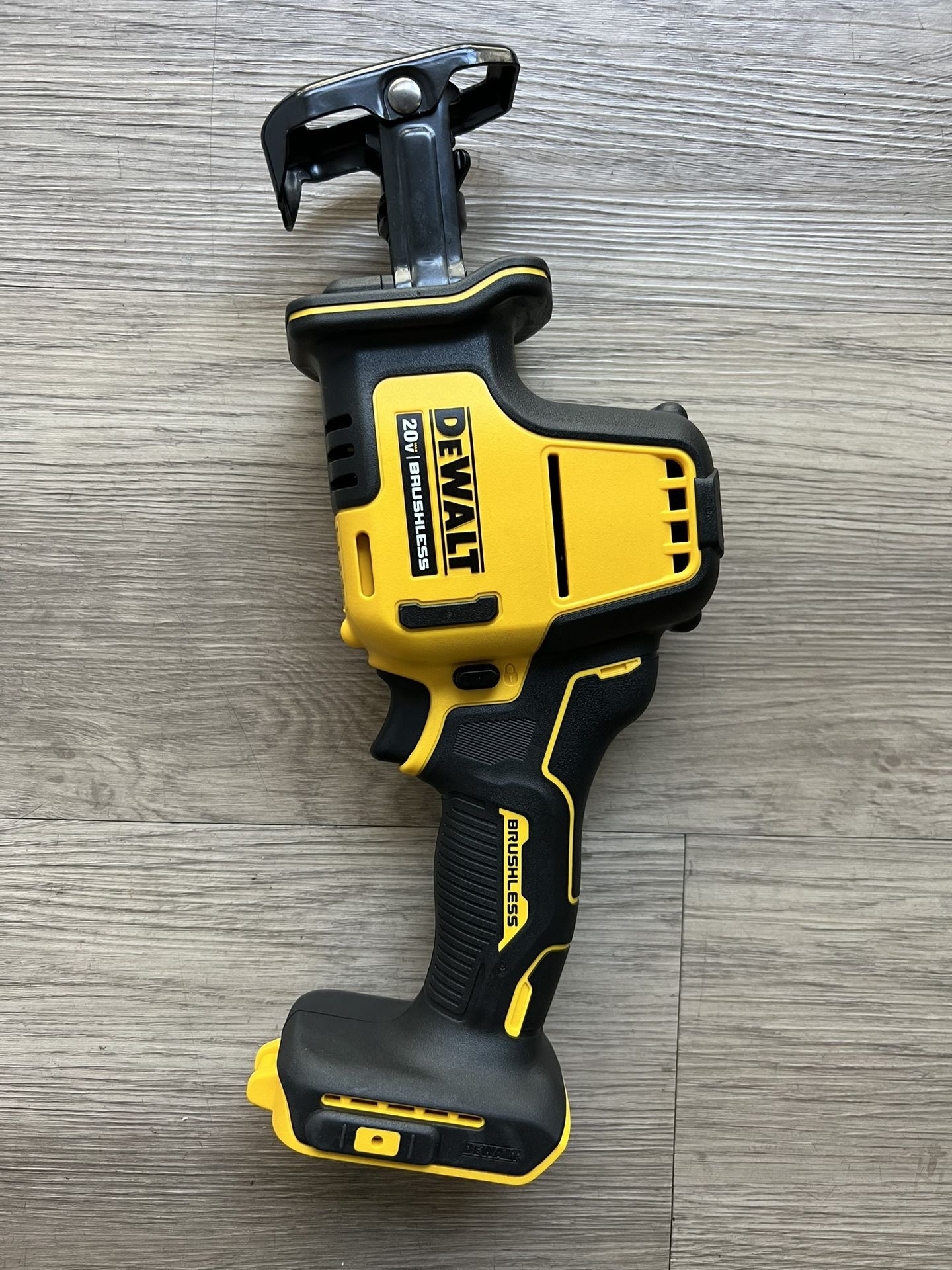 DEWALT ATOMIC 20V MAX Cordless Brushless Compact Reciprocating Saw (Tool Only