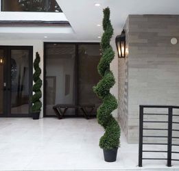 NEW 8 ft Artificial UV Resistant Spiral Topiary Tree