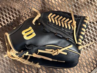 Wilson Ultra 11.5” Youth Utility Baseball Glove Right Hand Throw