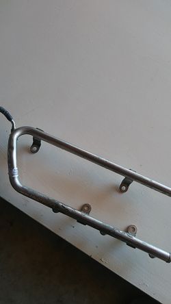 Dodge charger fuel rail