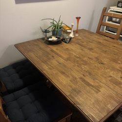 Dining Table And 4 Chairs With Cushions 