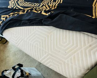 Queen Size Memory Foam Mattress Sold With Fitted Sheets