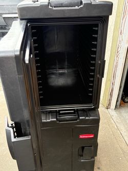 Rubbermaid Insulated Food Pan Carrier On Wheels
