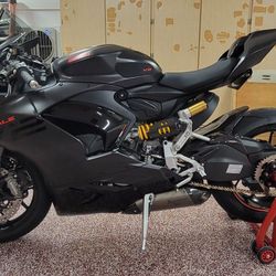 2024 Ducati Panigale V2