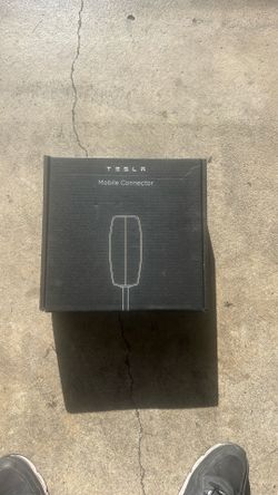 Tesla Mobile connector