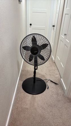 Lasko oscillating floor fan