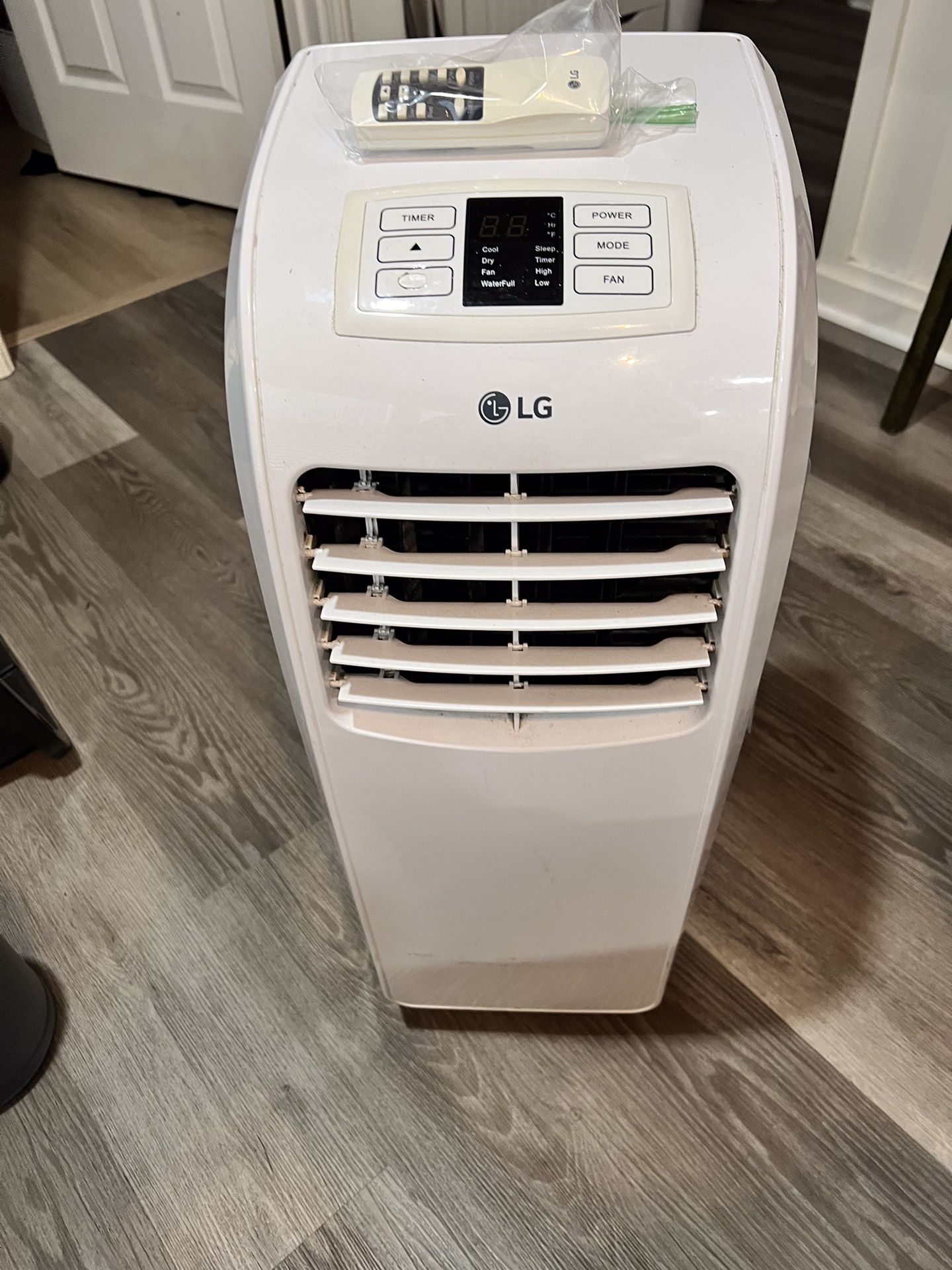 LG Portable Air Conditioner 