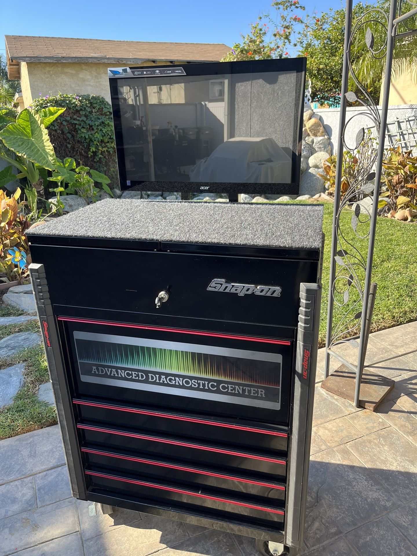 Snap On Scanner Advance diagnostic center tool cart