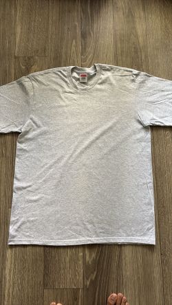 Nice grey really good quality tee shirt size large supreme