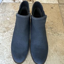 Kensie Gray Boots Size 7
