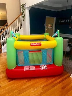 Fisher-Price Bouncesational Bounce House With Built-in Pump