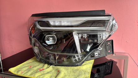 SUBARU FORESTER RIGHT PASSENGER RH HEADLIGHT LED W/ DRL OEM 2025 - 2026 A324