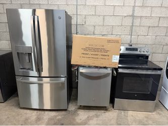 BEAUTIFUL GE  STAINLESS STEEL KITCHEN APPLIANCE SET LIKE NEW