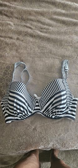 Swimsuit Top. Size 36D. Black And White.