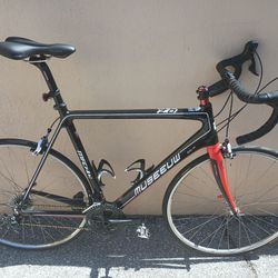 Carbon Road Bike. Musueew XXL/60cm, Shimano 105