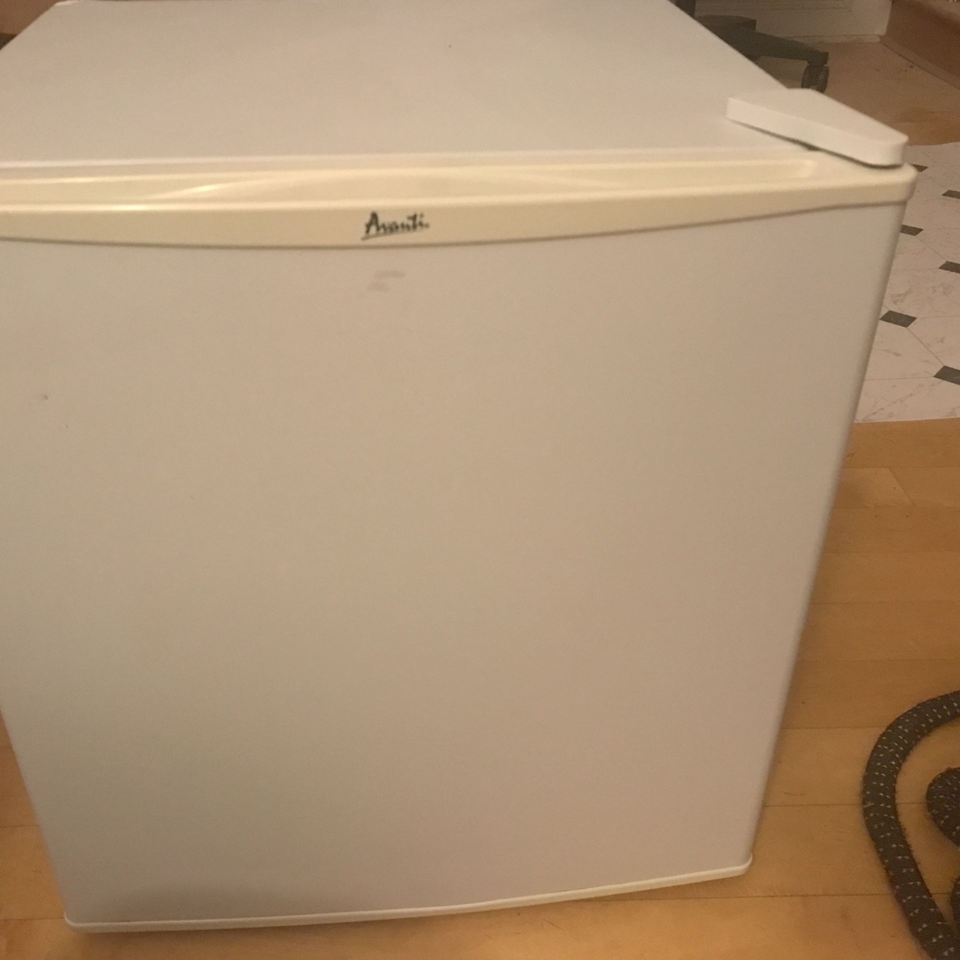 Mini Refrigerator 