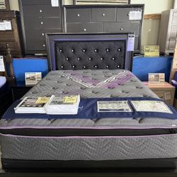 Micah Black Queen  Bed Set