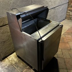 Commercial Reach In Cooler