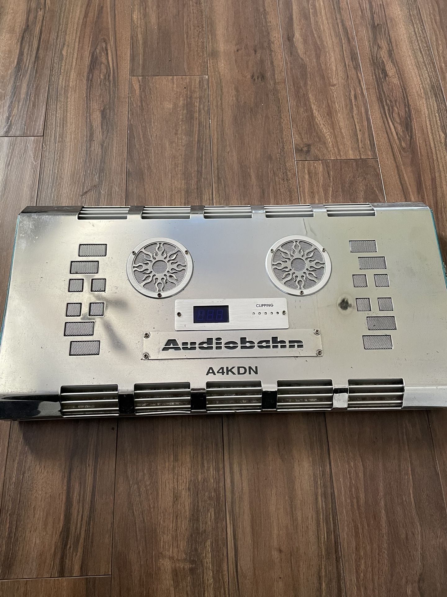 Audiobanh Amp,, 4KDN