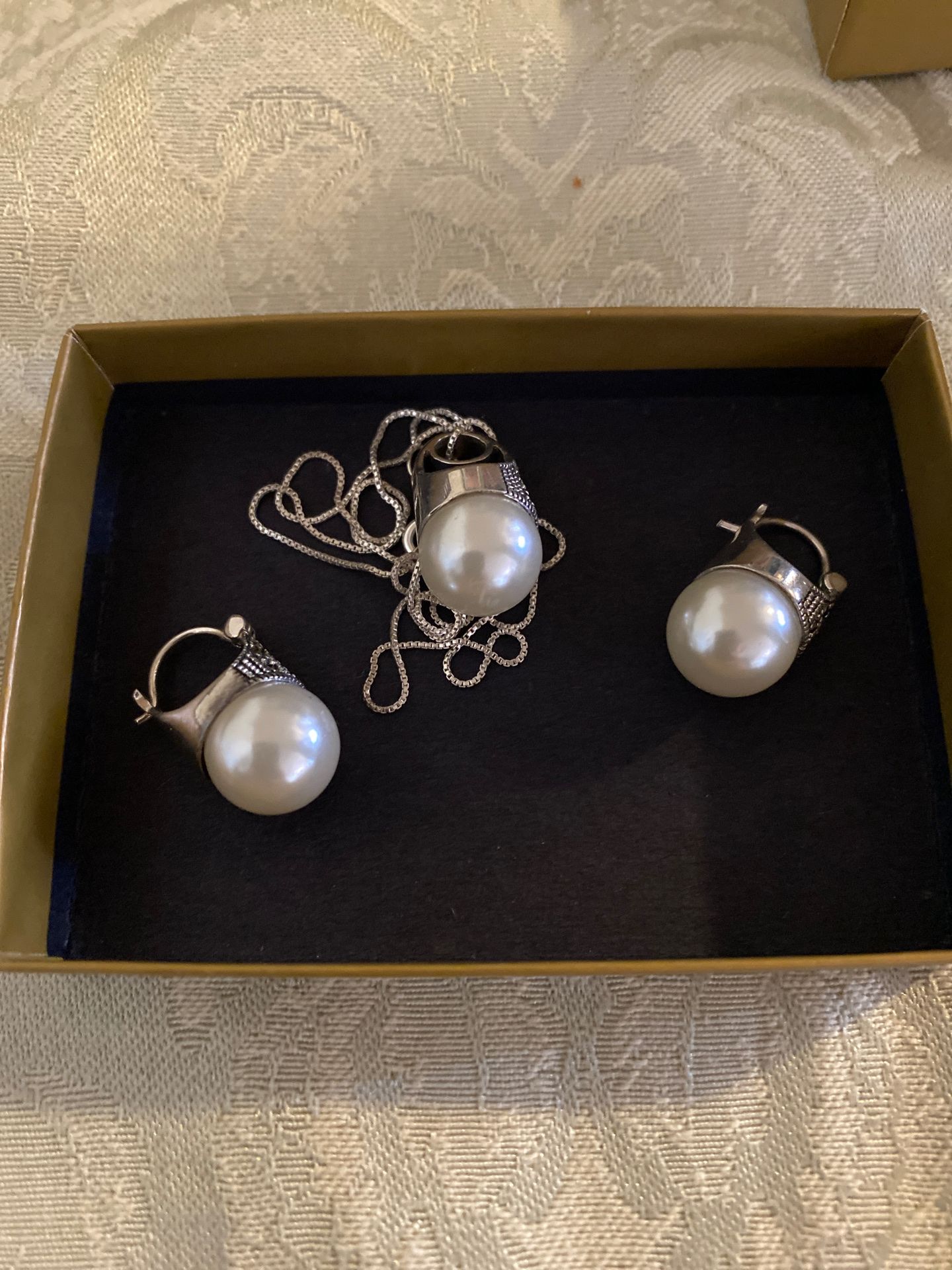 Pearl set