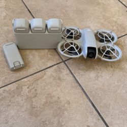 DJI Neo Fly More Combo - Includes Charging Hub + Extra battery 