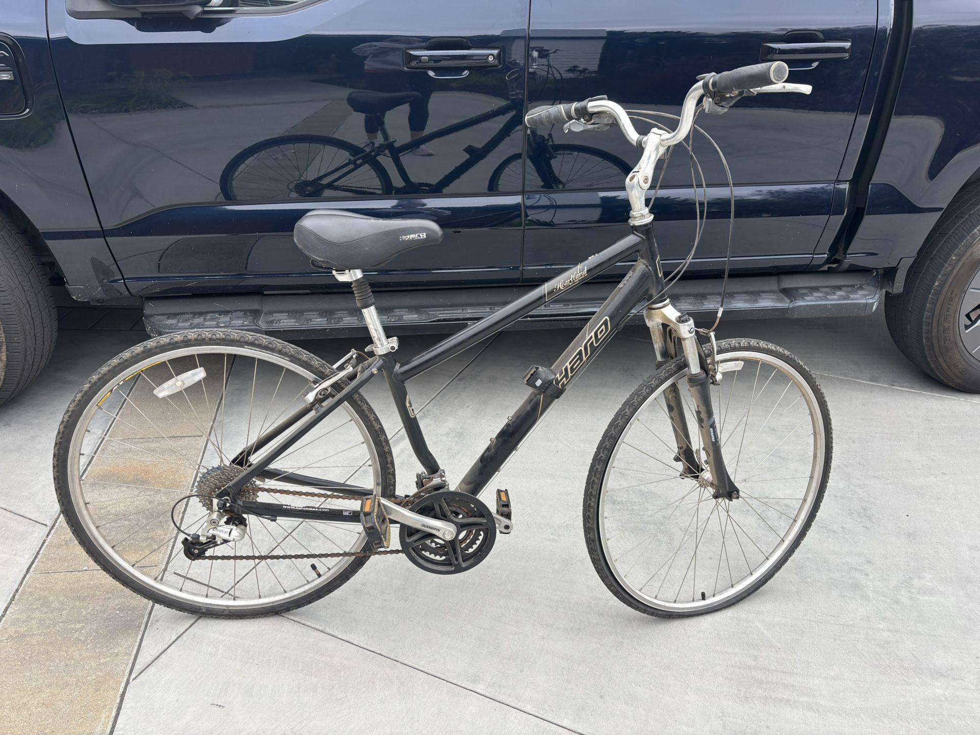 ‍♂️ Haro Heartland Express LE Hybrid Bike – Shimano Deore