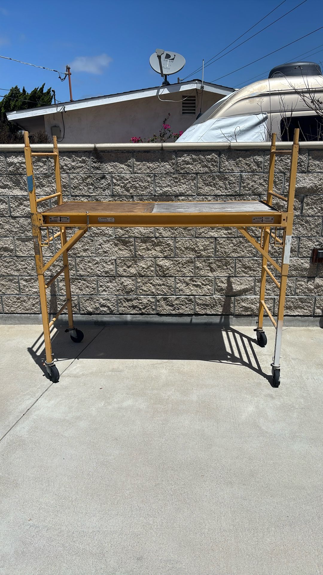 Adjustable Rolling Scaffold