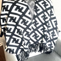 Brand New Women’s Sweater Cap / One Size 