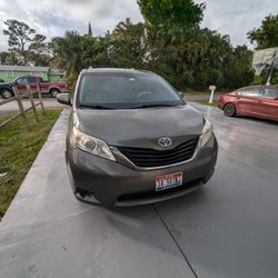 2013 Toyota Sienna