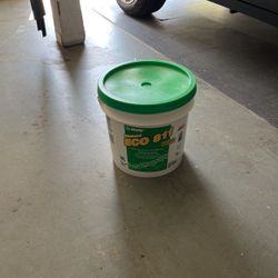 MAPEI Ultrabond ECO 811 Universal Carpet & Tile Adhessive. 