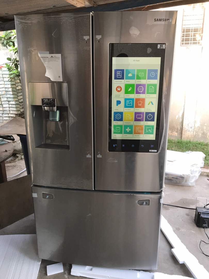 Samsung family hub refrigerator