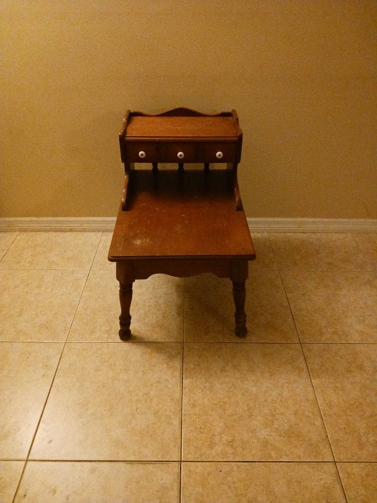Colonial End Table