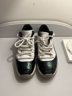 Emerald green hotsell jordan 11