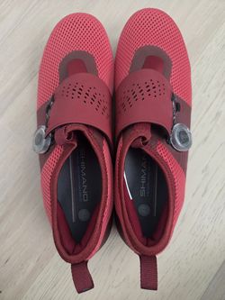 Brand New Shimano IC5 Women's Cycling Shoes - Size 41 (With SPD Cleats)