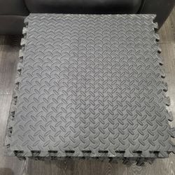 Puzzle flooring gym floor padded floor