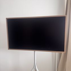 Samsung Frame TV 43 Inches +  beige bezel