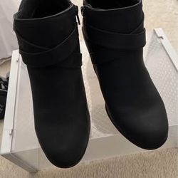 Dunes Women’s  Black Ankle Boots
