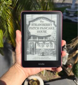 Raspberry pink kindle paperwhite waterproof e reader (ad free)