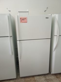 Whirlpool Refrigerator white ex large excellent . Warranty . Delivery available . 2203 Fowler st. Ft. Myers 33901