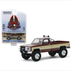 Greenlight 1:64 The Fall Guy 1982 GMC K-2500 Brown Pickup Truck