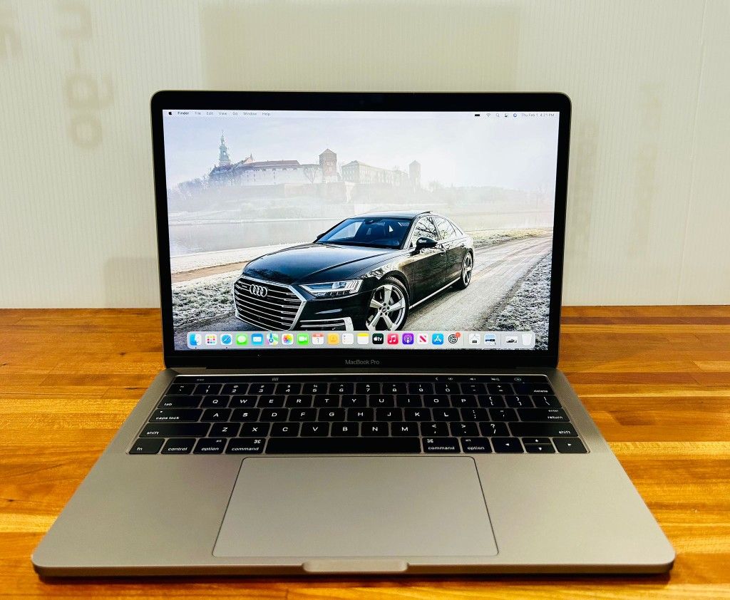 Apple MacBook Pro 13” 2016 TouchBar 3.3GHz i7 16GB RAM 256GB SSD Fully Functional